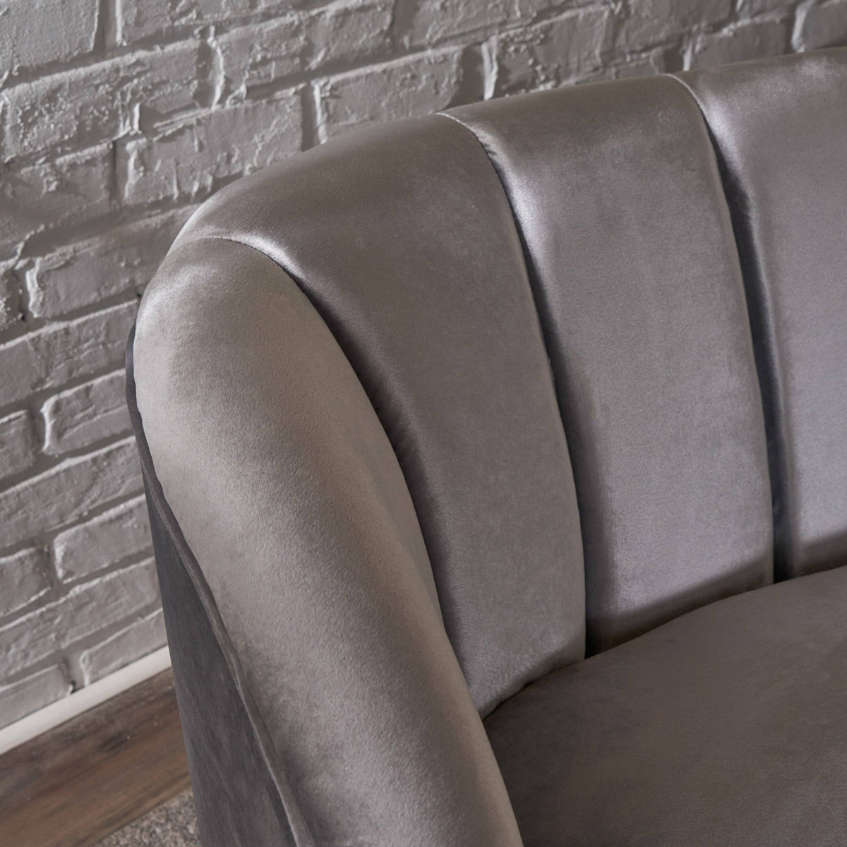 Modern Velvet Settee M8087