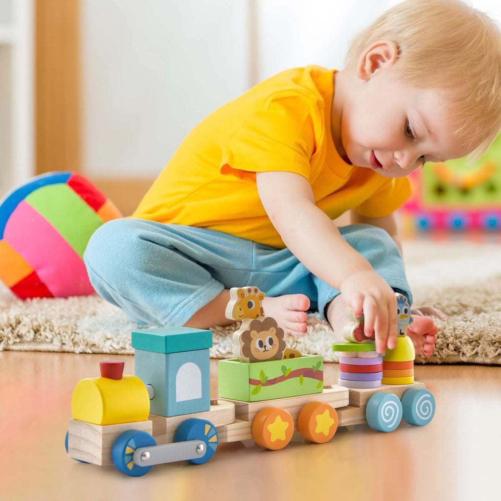 Wooden Stackable Train Set with Animal Toys & Locomotive E857239