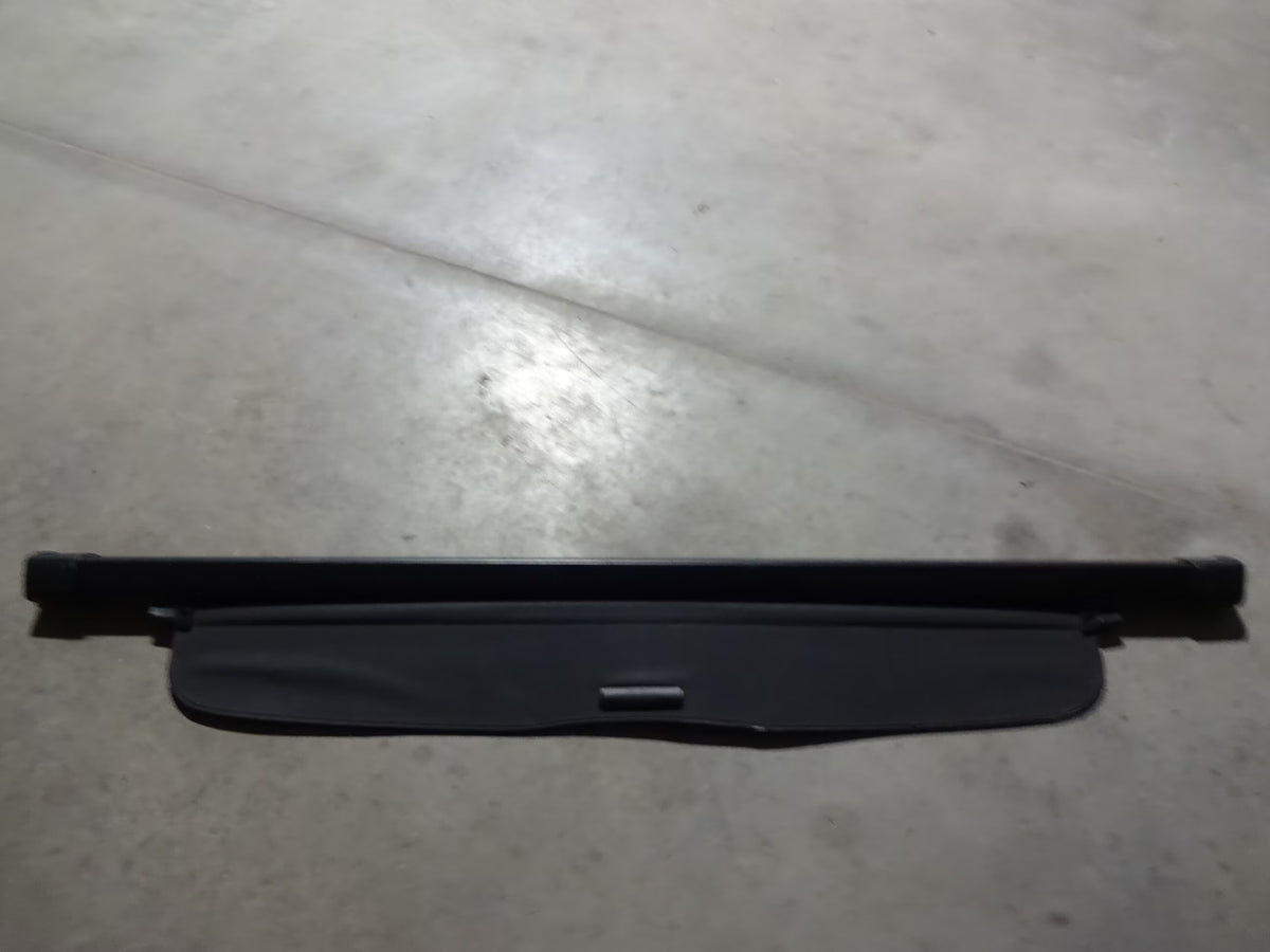 Black Retractable Cargo Cover Q741