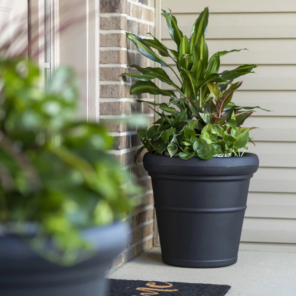 Dark Cedar Round Indoor Outdoor Plastic Flower Planter E278