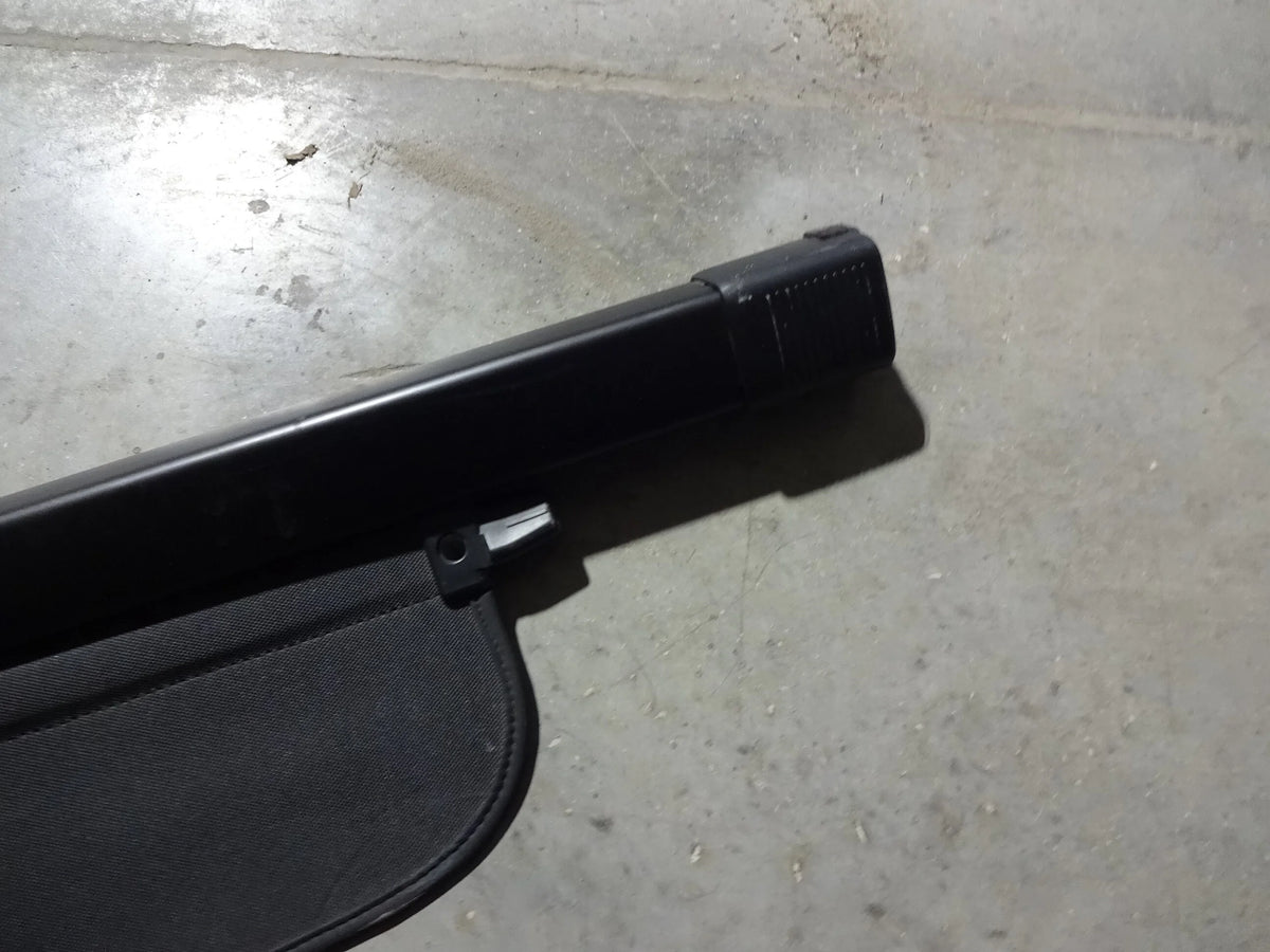 Black Retractable Cargo Cover Q741