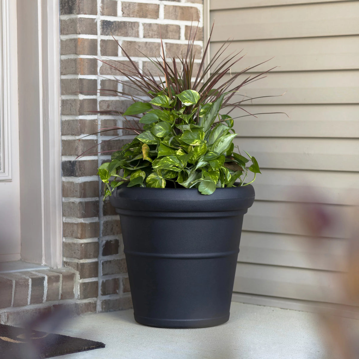 Dark Cedar Round Indoor Outdoor Plastic Flower Planter E278