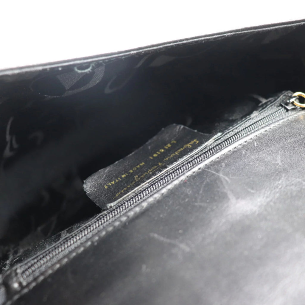 Pre-Owned Leather Shoulder Bag M482331