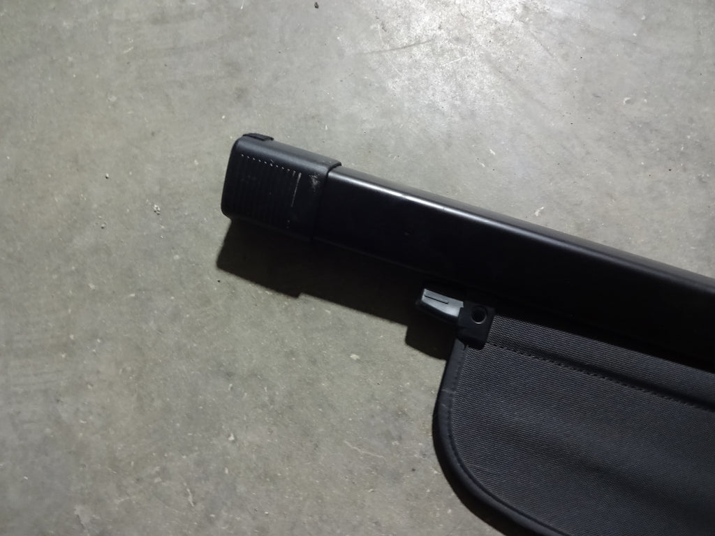 Black Retractable Cargo Cover Q741