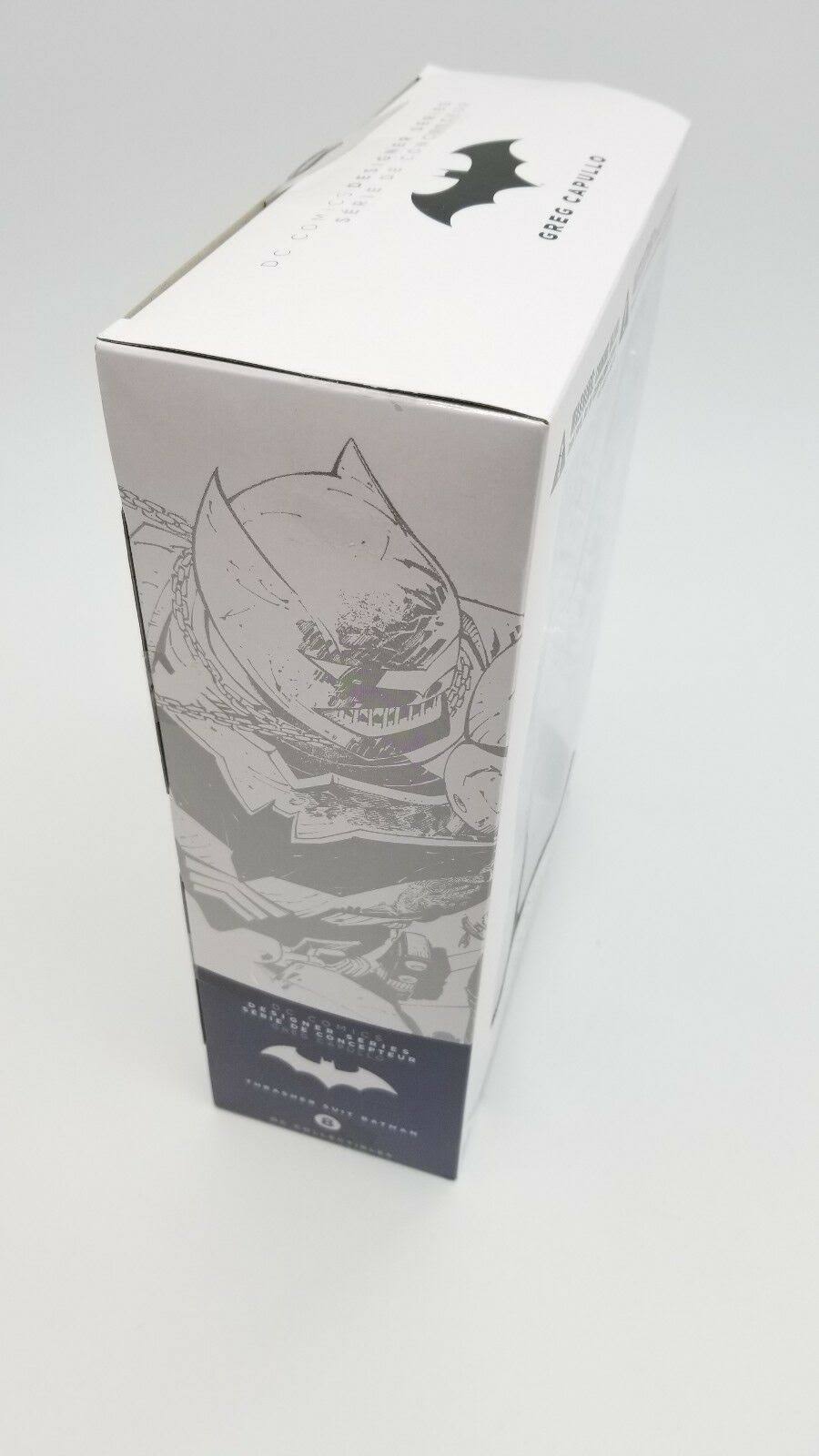 Deluxe Batman Action Figure Y8927