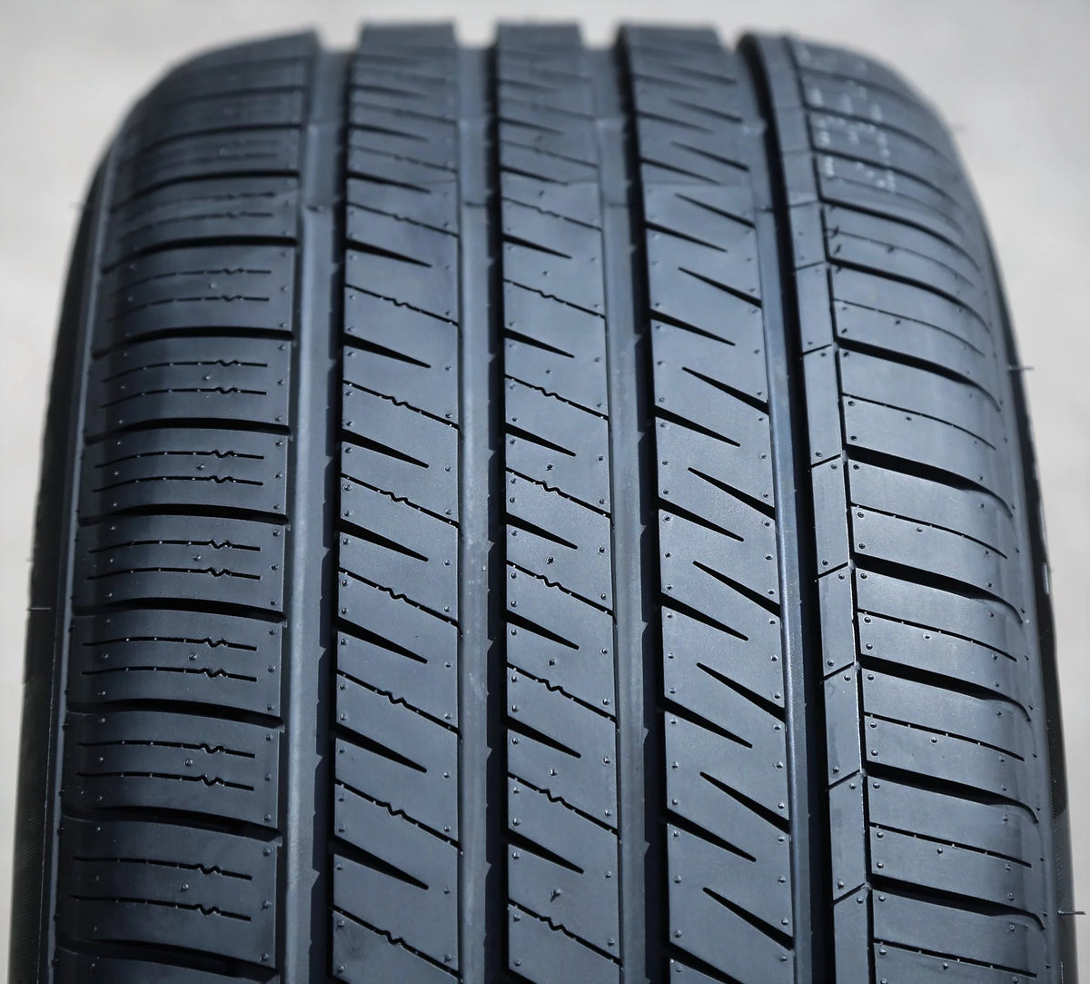 245/45R18 ZR 100W XL A/S Performance Tire Y542242