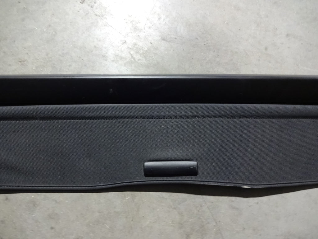 Black Retractable Cargo Cover Q741
