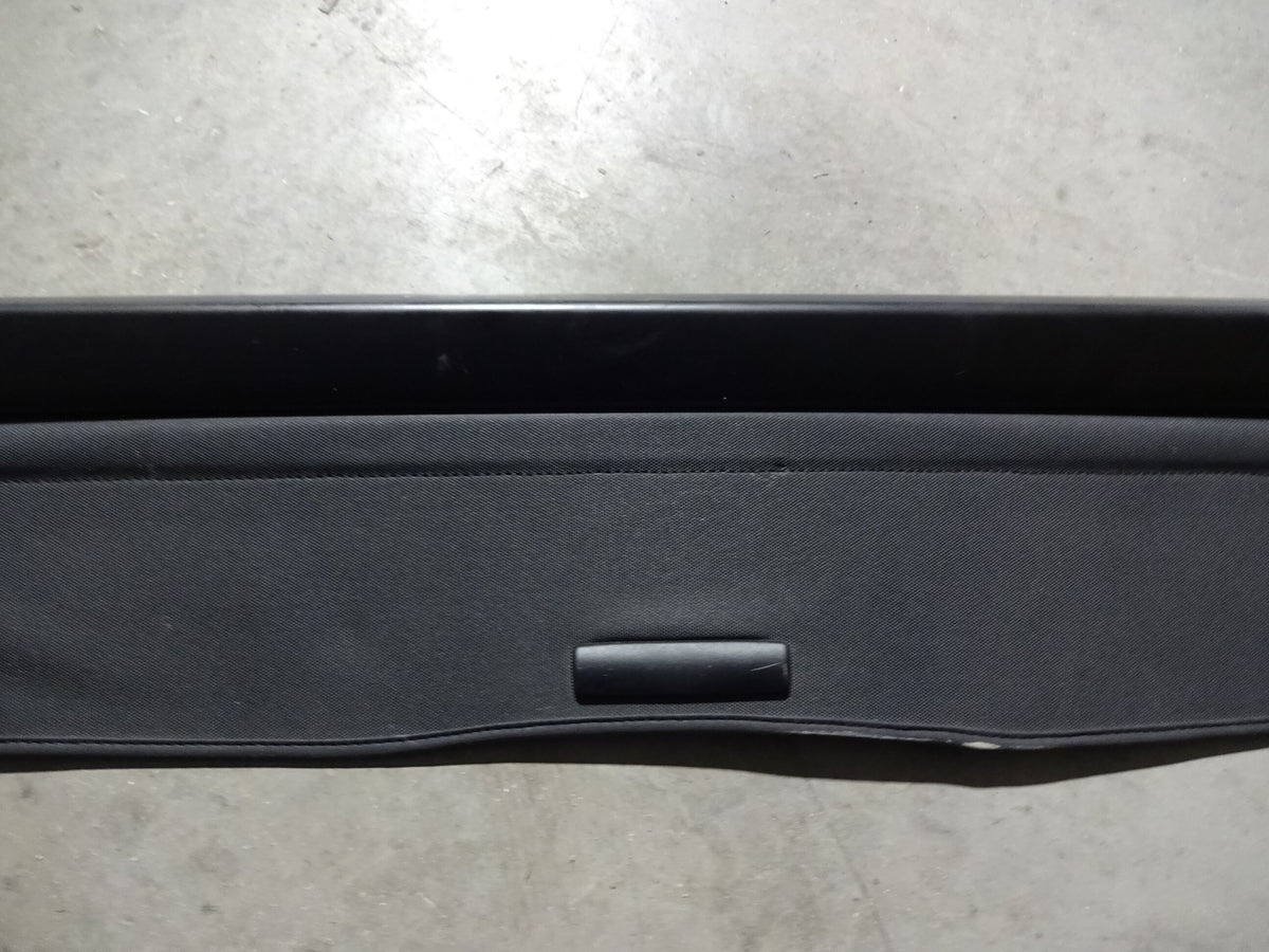 Black Retractable Cargo Cover Q741